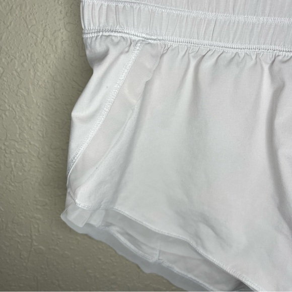 Lululemon Anew White Running shorts 4 inch - Picture 6 of 12